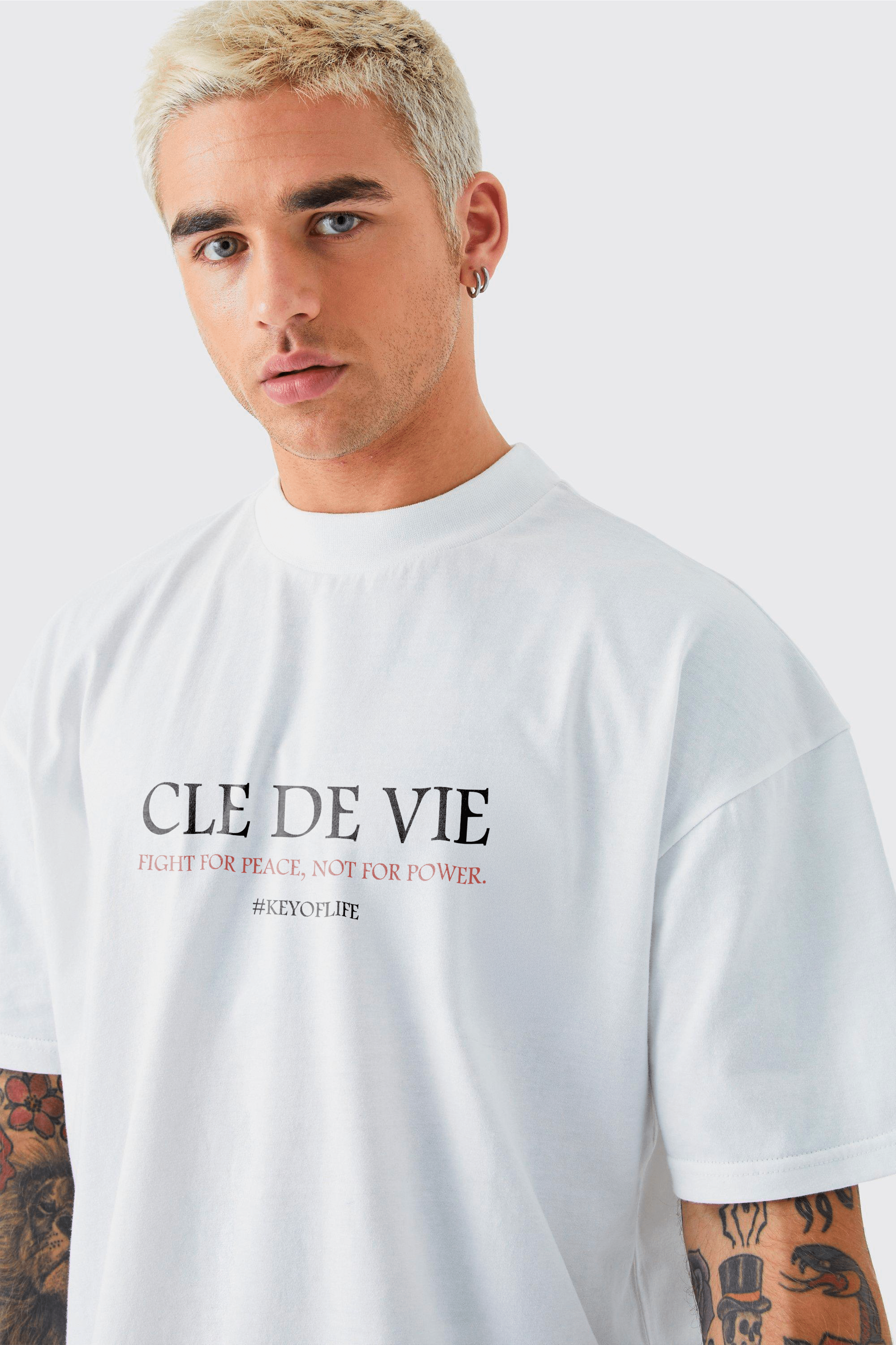 CAMISETA, CAMISETA MASCULINA, CAMISETA FEMININA, STREET, STREETWEAR, CAMISETA STREETWEAR, CAMISETA STREET, CAMISETA BRANCA, CAMISETA PRETA, CAMISETA UNISSEX,