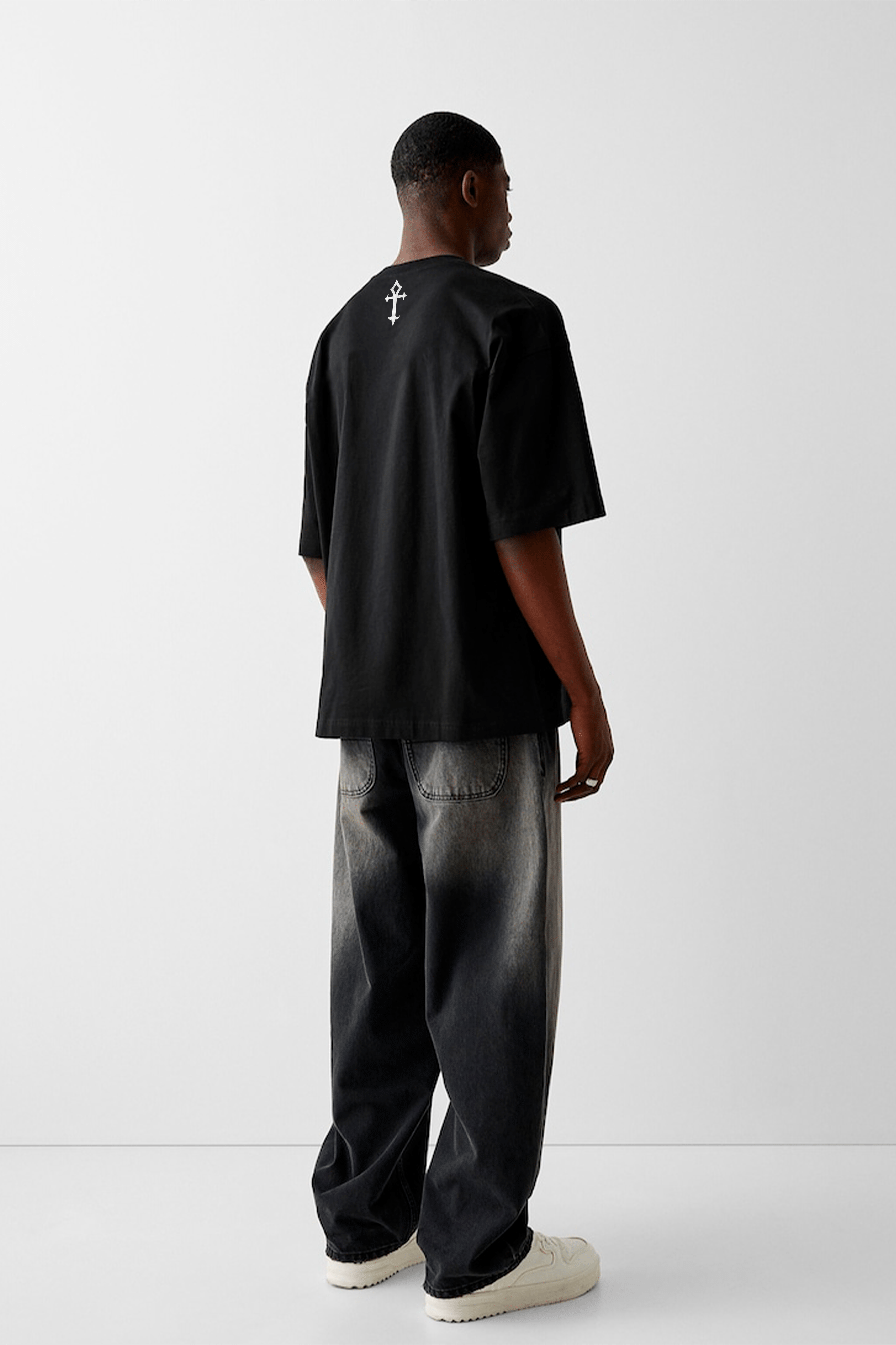 CAMISETA, CAMISETA MASCULINA, CAMISETA FEMININA, STREET, OVERSIZED, CAMISETA OVERSIZED, CAMISETA OVER, CAMISETA BRANCA, CAMISETA PRETA, CAMISETA UNISSEX, OVER