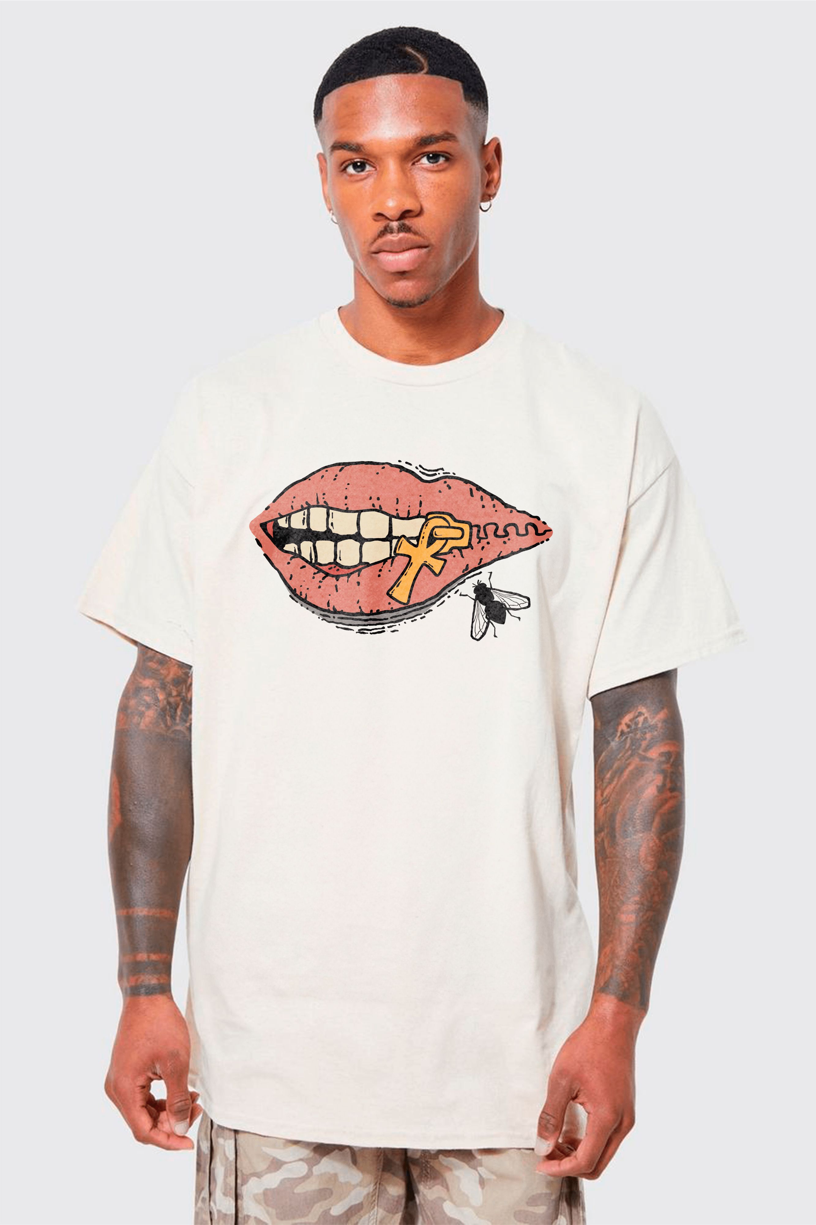Camiseta Streetwear - Boca Fechada
