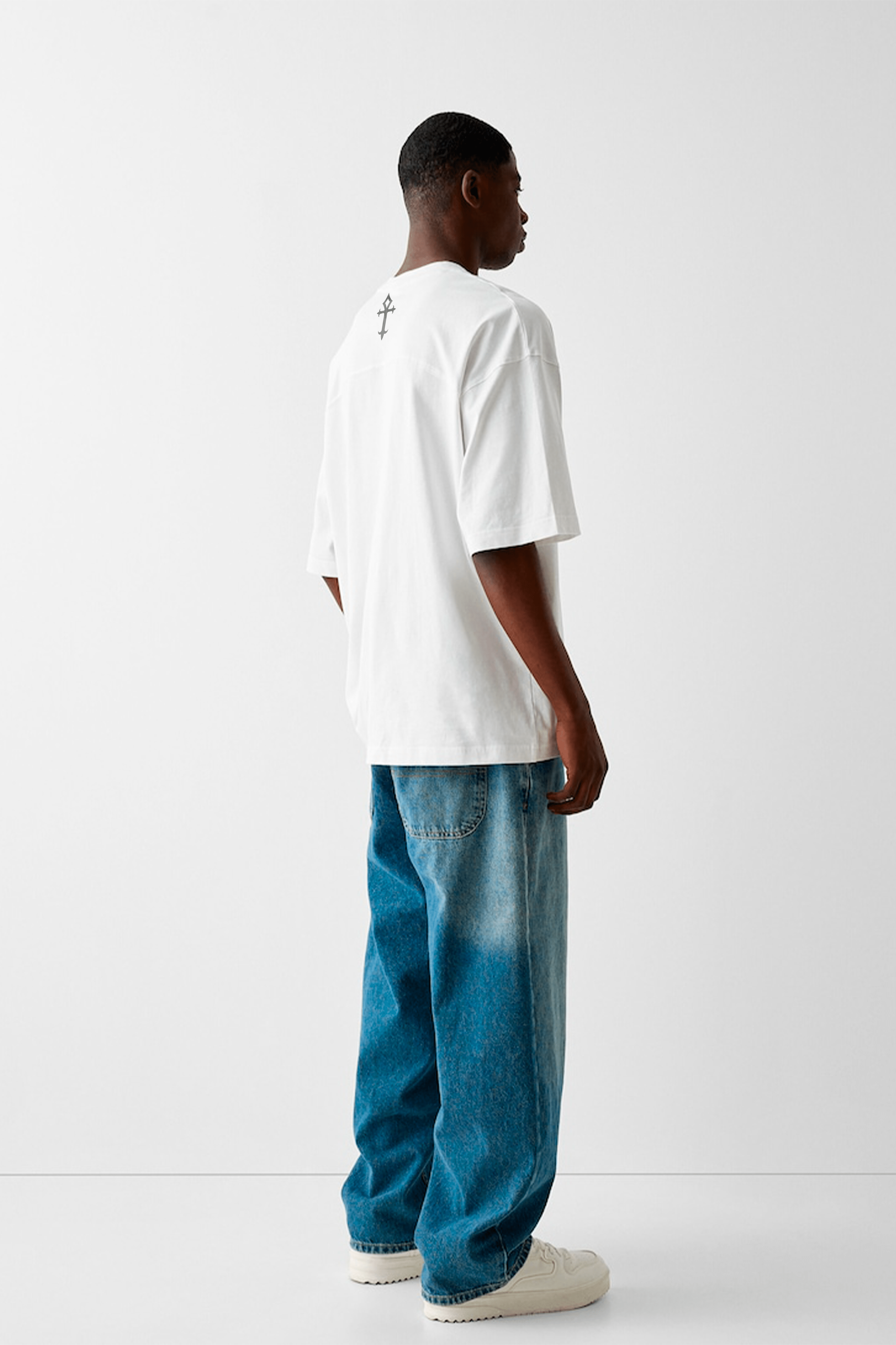 CAMISETA, CAMISETA MASCULINA, CAMISETA FEMININA, STREET, OVERSIZED, CAMISETA OVERSIZED, CAMISETA OVER, CAMISETA BRANCA, CAMISETA PRETA, CAMISETA UNISSEX, OVER
