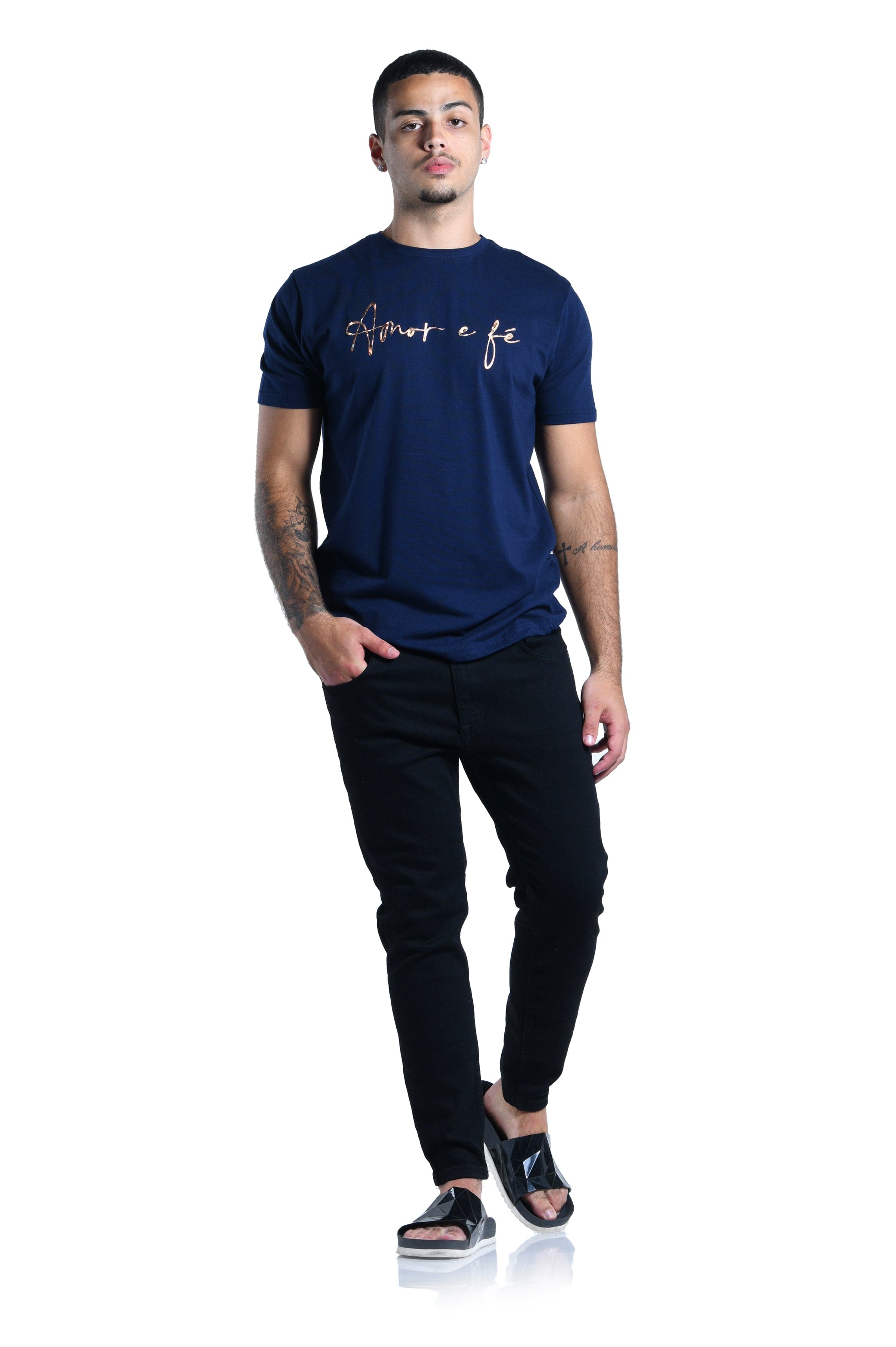 Camiseta Regular - Amor e Fé
