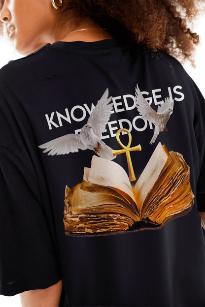 Camiseta Streetwear - O Conhecimento Liberta